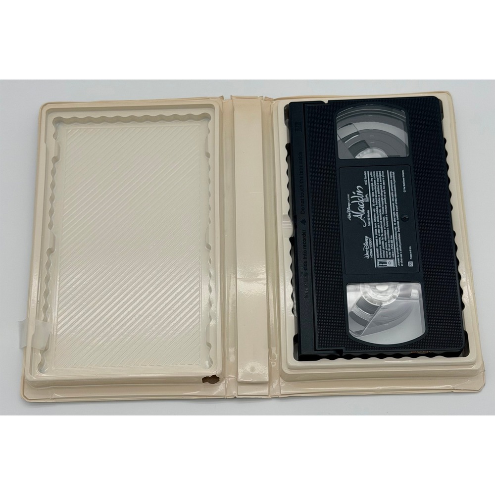 Aladdin VHS 1993 Walt Disney Classic Black Diamond Clamshell Case - Picture 4 of 4
